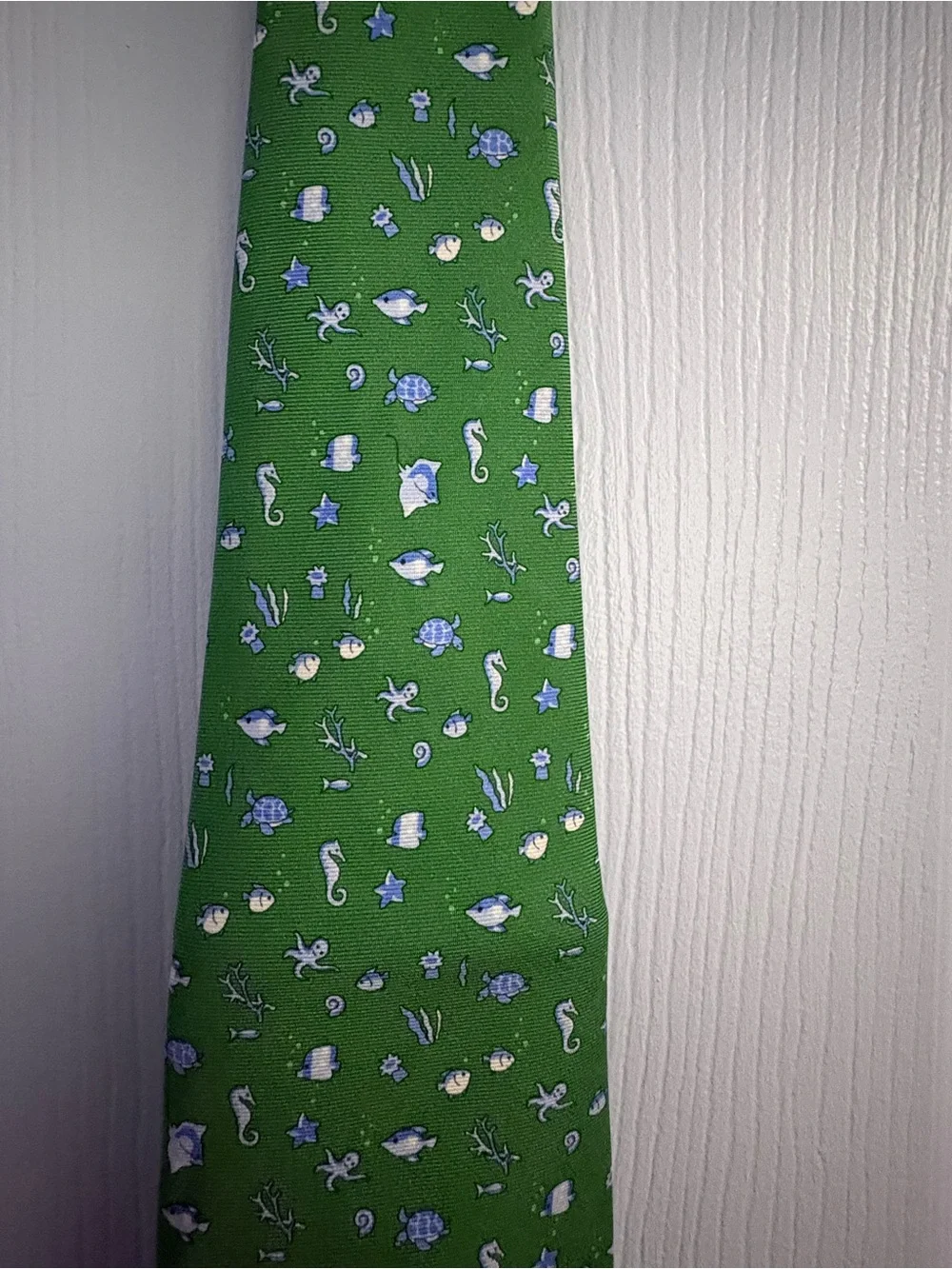 Vineyard Vines Green Tie with Blue and White Nautical Motifs